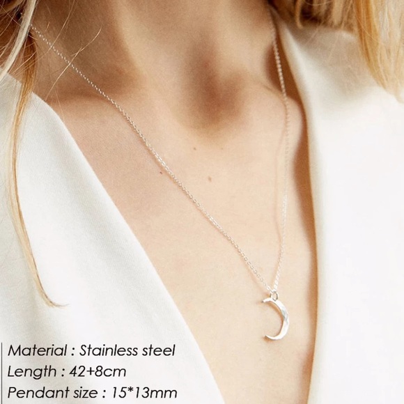 • Miriam • Crescent Moon Necklace - Picture 3 of 5